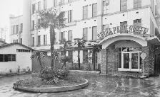 創業70年の老舗ホテル。100年企業を目指しています。