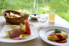 白樺林をみながらの朝食は最高！