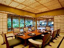 日本の伝統美を今に伝える個室で、旬の食材を熟練された匠の技でご提供いたします。