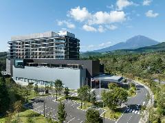 ホテル直営スパ　セラピスト
