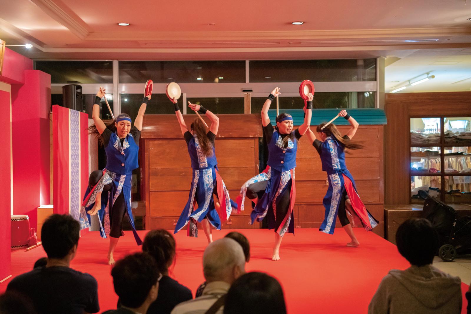琉球舞踊団・エイサースタッフ