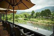 早川を望む足湯