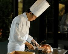 料理長を務める片桐優樹の技術を学べます
