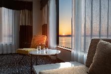 知多湾が一望できる客室からの眺めが自慢です。